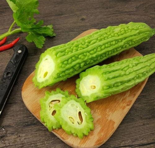 瓜妈给瓜二姐吃皮蛋视频,瓜二姐的味蕾盛宴