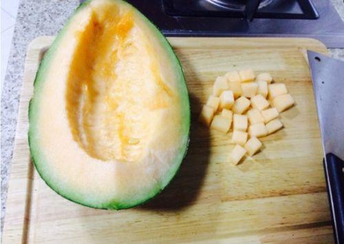 走路吃哈密瓜视频大全